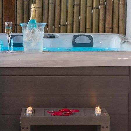 אדאמאס Kallia'S Suites Milos מראה חיצוני תמונה