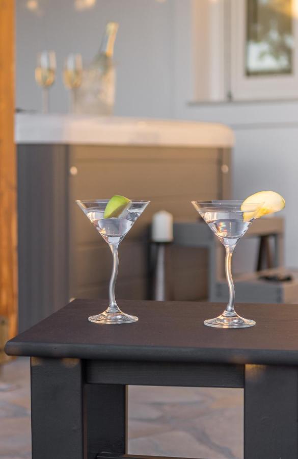 אדאמאס Kallia'S Suites Milos מראה חיצוני תמונה